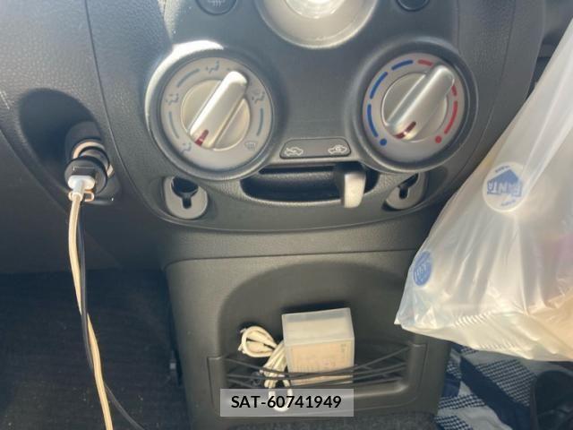 Nissan CUBE 2011-08 8365351-25