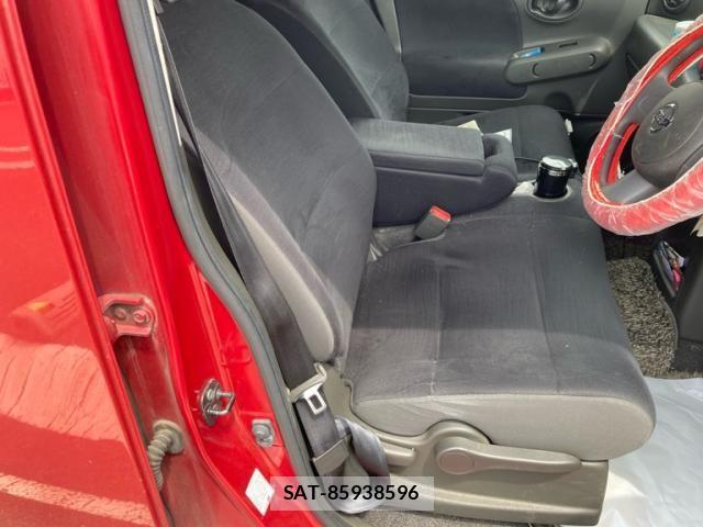 Nissan CUBE 2011-08 8371563-12