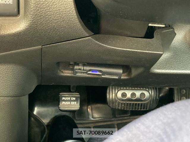Nissan CUBE 2012-03 8411852-23