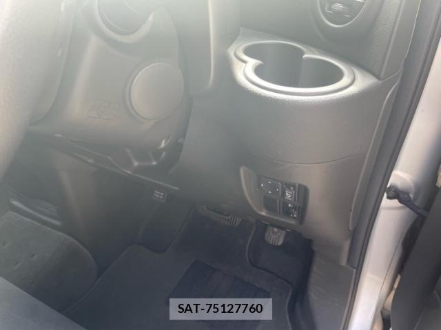 Nissan CUBE 2009-11 8411843-11