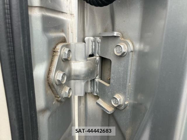 Nissan CUBE 2010-02 8561595-12
