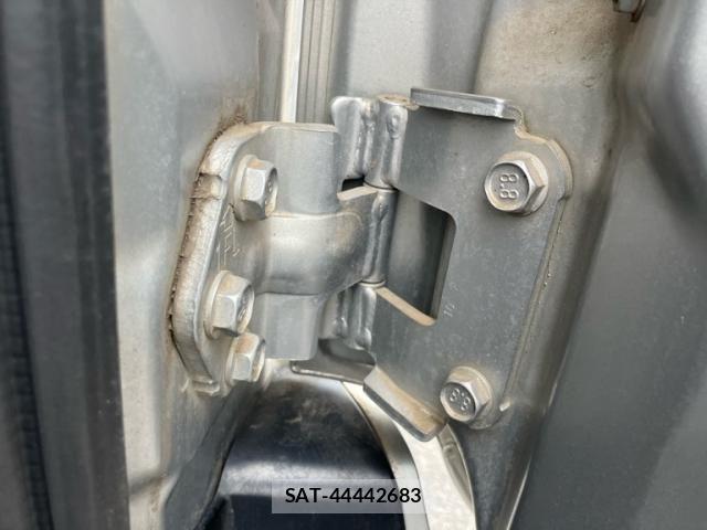 Nissan CUBE 2010-02 8561595-13