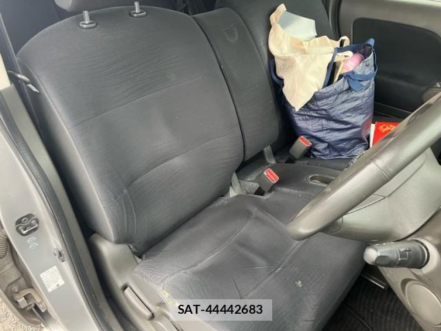 Nissan CUBE 2010-02 8561595-17