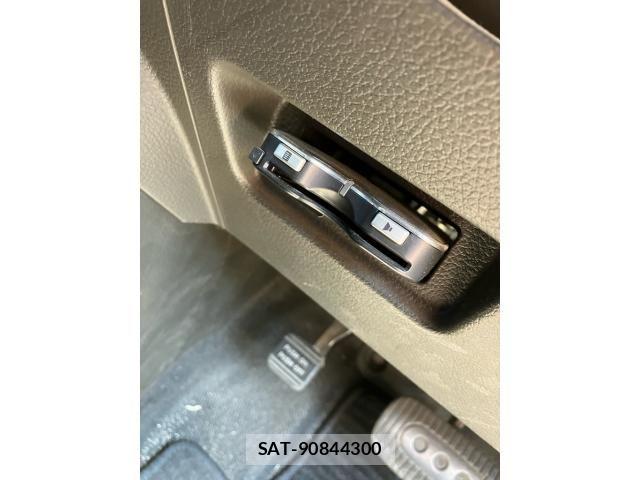 Nissan CUBE 2009-11 8561592-16
