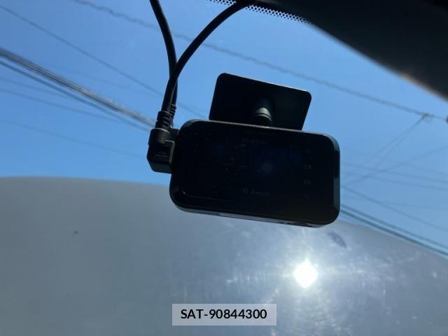 Nissan CUBE 2009-11 8561592-21