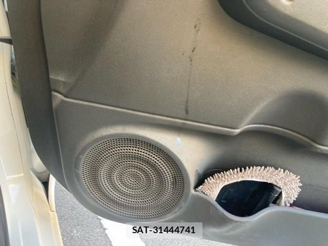 Nissan CUBE 2013-02 8561591-13