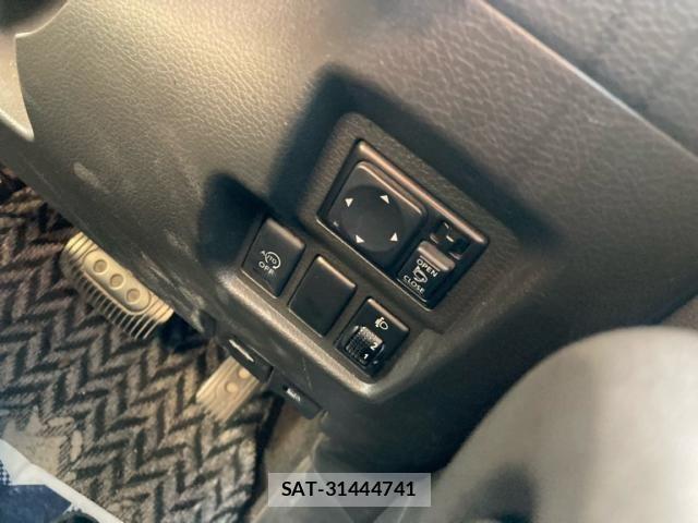 Nissan CUBE 2013-02 8561591-19