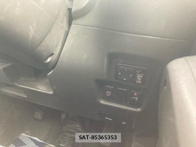 Nissan CUBE 2013-09 8626331-17