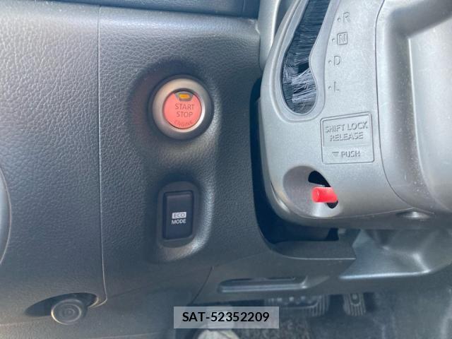 Nissan CUBE 2011-11 8658603-15