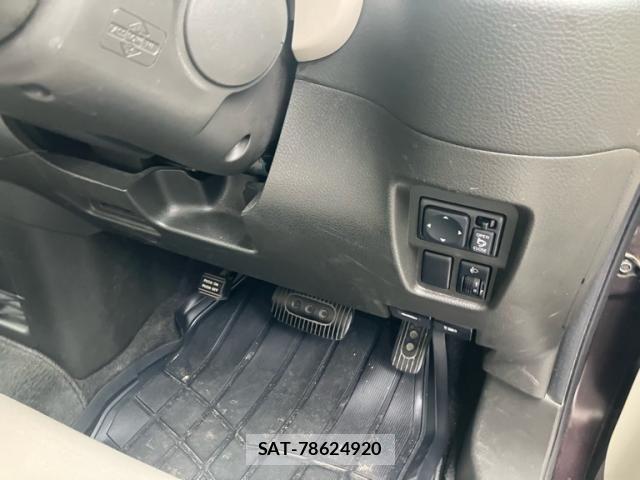 Nissan CUBE 2009-08 8658598-17