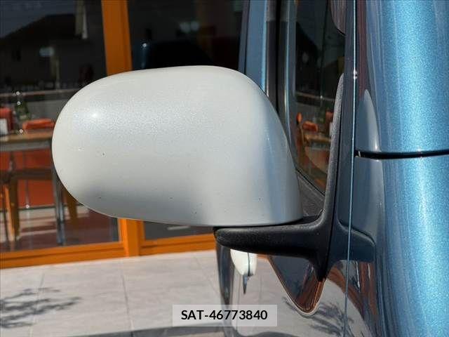 Nissan CUBE 2018-01 8685368-29