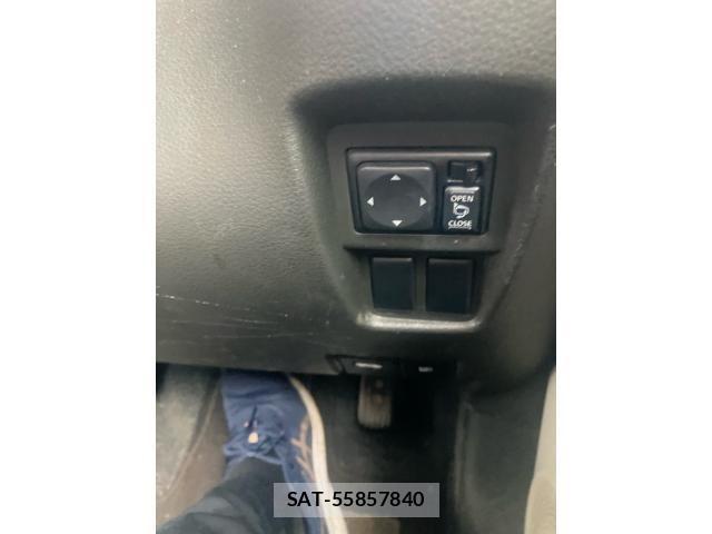 Nissan CUBE 2011-11 8741475-15