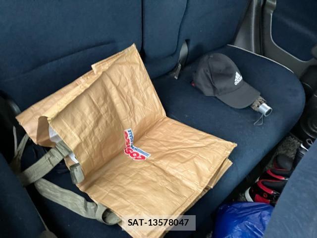 Nissan CUBE 2010-03 8741471-13