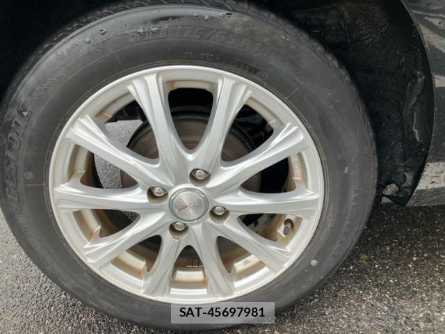 Nissan CUBE 2010-11 8741487-9