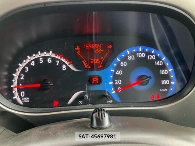 Nissan CUBE 2010-11 8741487-19