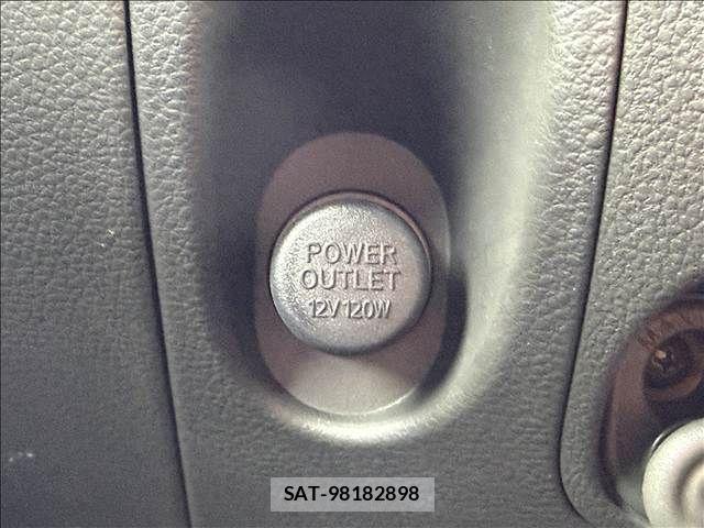 Nissan CUBE 2010-01 8741472-14