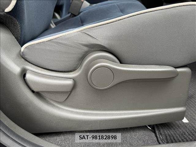 Nissan CUBE 2010-01 8741472-16
