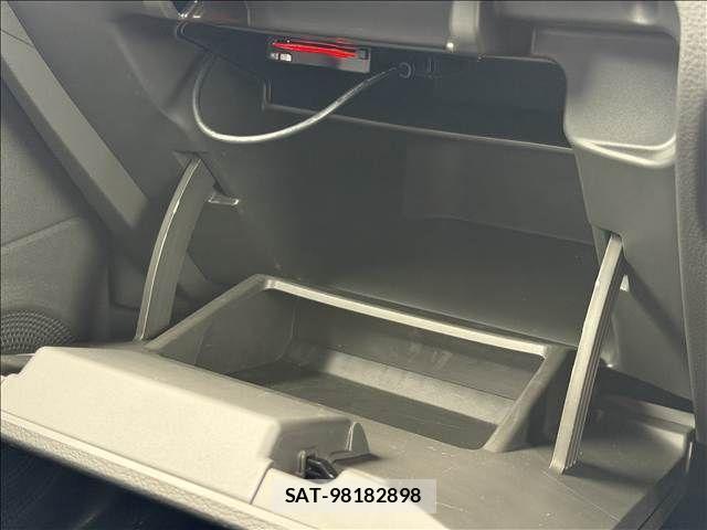 Nissan CUBE 2010-01 8741472-29
