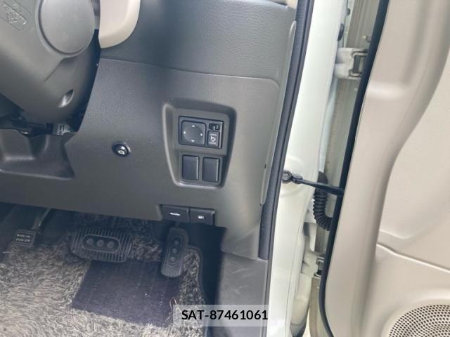 Nissan CUBE 2009-06 8828466-11
