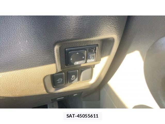 Nissan CUBE 2014-03 8848605-13