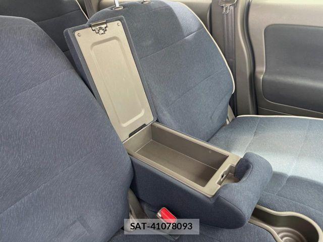 Nissan CUBE 2011-11 8879306-6