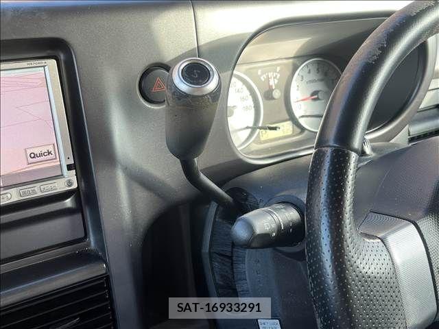Nissan CUBE 2006-07 8879308-23