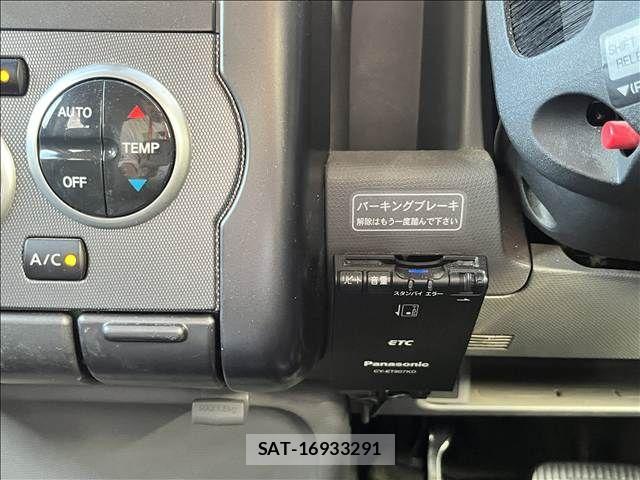 Nissan CUBE 2006-07 8879308-24