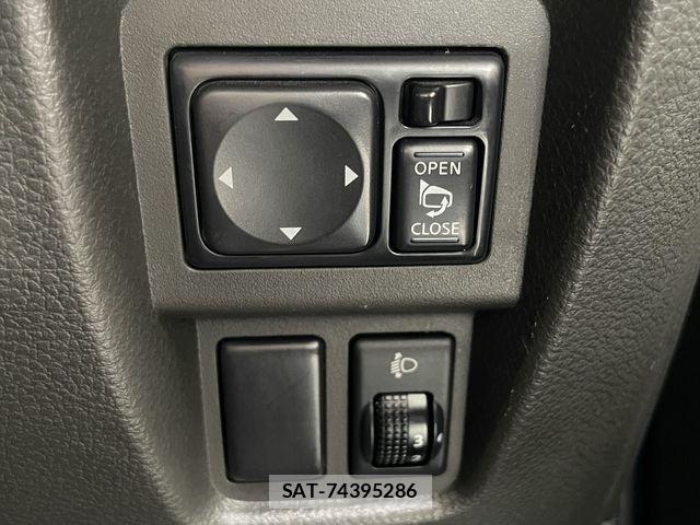 Nissan CUBE 2011-08 8883481-17