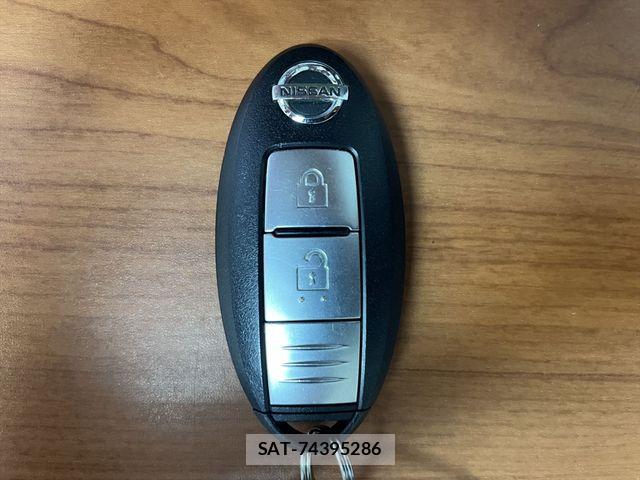 Nissan CUBE 2011-08 8883481-24