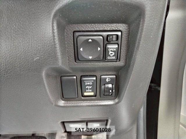 Nissan CUBE 2013-04 3371650-17