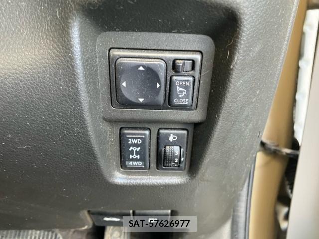 Nissan CUBE 2010-04 7615919-26