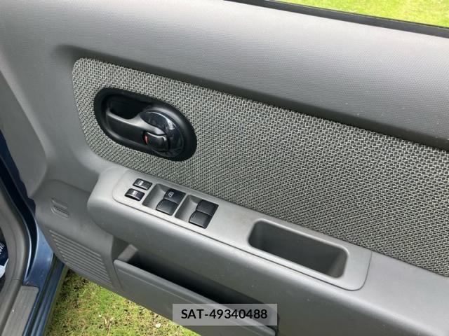 Nissan CUBE 2005-11 8229454-19