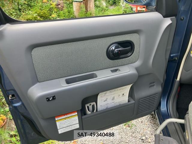 Nissan CUBE 2005-11 8229454-21