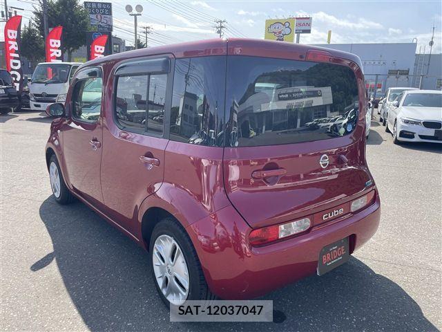 Nissan CUBE 2011-12 8795664-4