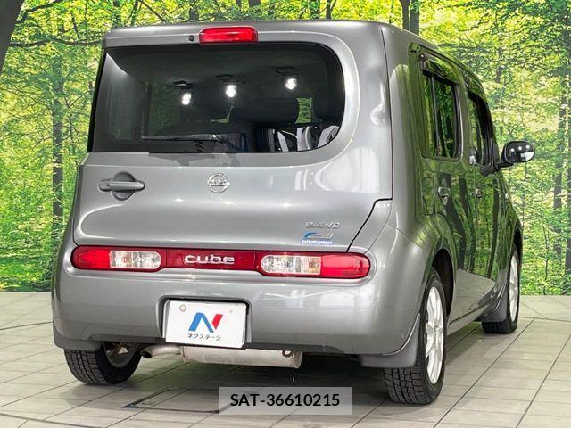 Nissan CUBE 2009-10 8828468-16