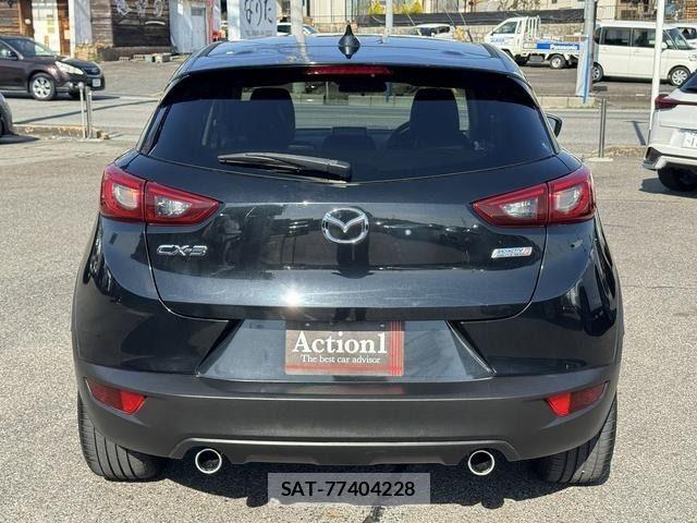Mazda CX-3 2015-07 6011071-3