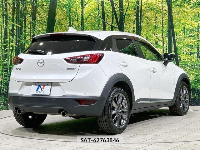 Mazda CX-3 2017-08 6814438-16