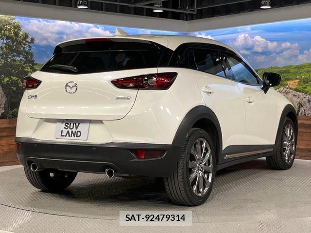Mazda CX-3 2018-09 6903812-16