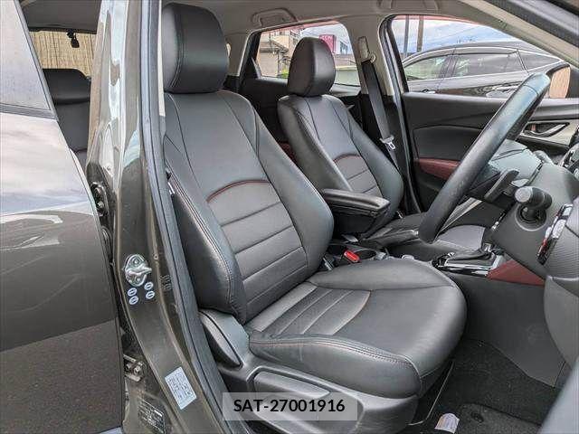 Mazda CX-3 2015-04 7058100-9