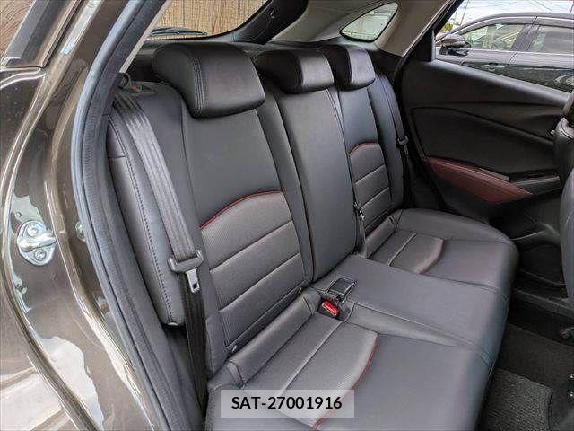 Mazda CX-3 2015-04 7058100-10
