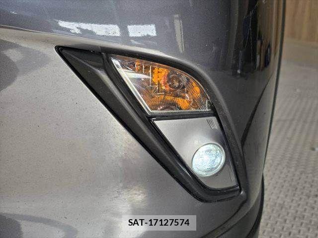 Mazda CX-3 2017-09 7216802-13