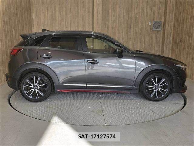 Mazda CX-3 2017-09 7216802-17