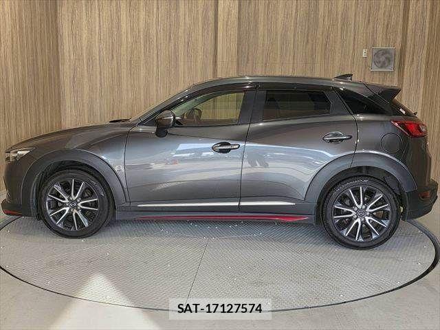 Mazda CX-3 2017-09 7216802-21