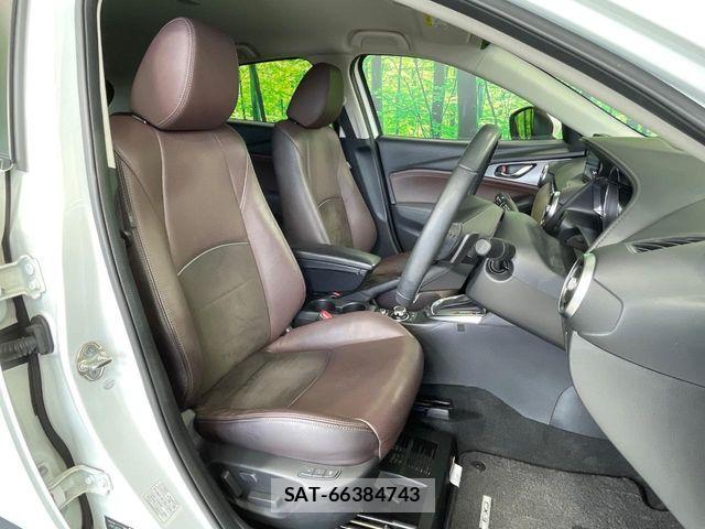 Mazda CX-3 2017-08 7216795-7