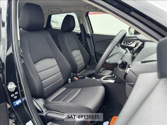 Mazda CX-3 2015-11 7357361-8