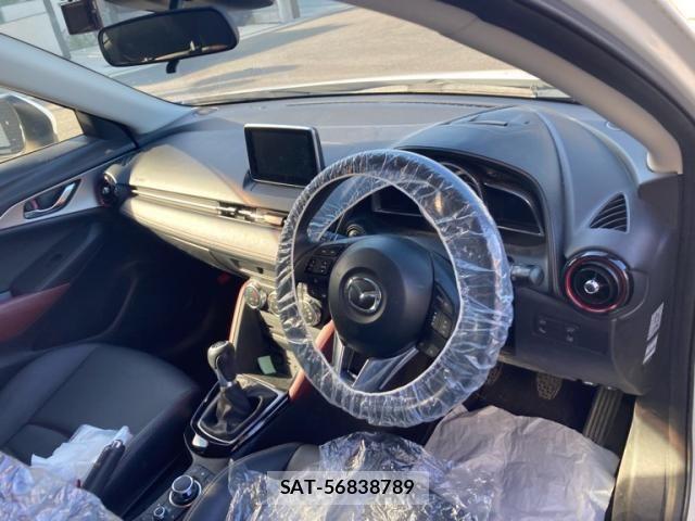 Mazda CX-3 2016-08 7500104-9