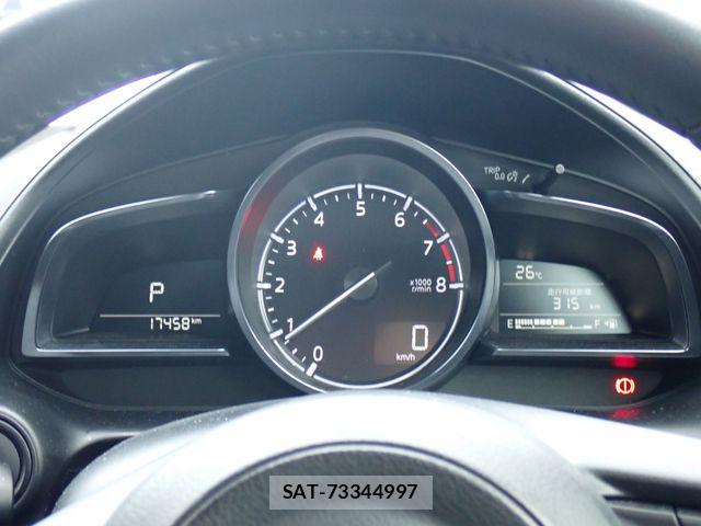 Mazda CX-3 2017-09 7961083-12