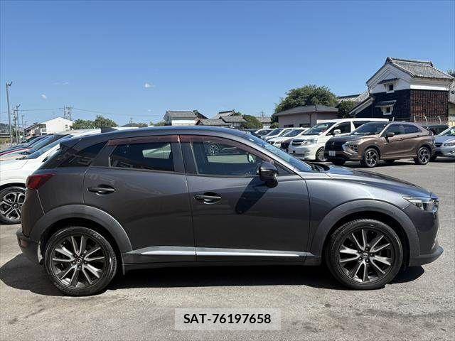 Mazda CX-3 2016-03 8207102-19