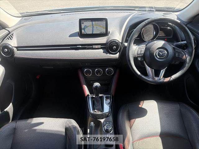 Mazda CX-3 2016-03 8207102-2