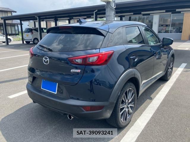 Mazda CX-3 2018-03 8207108-10